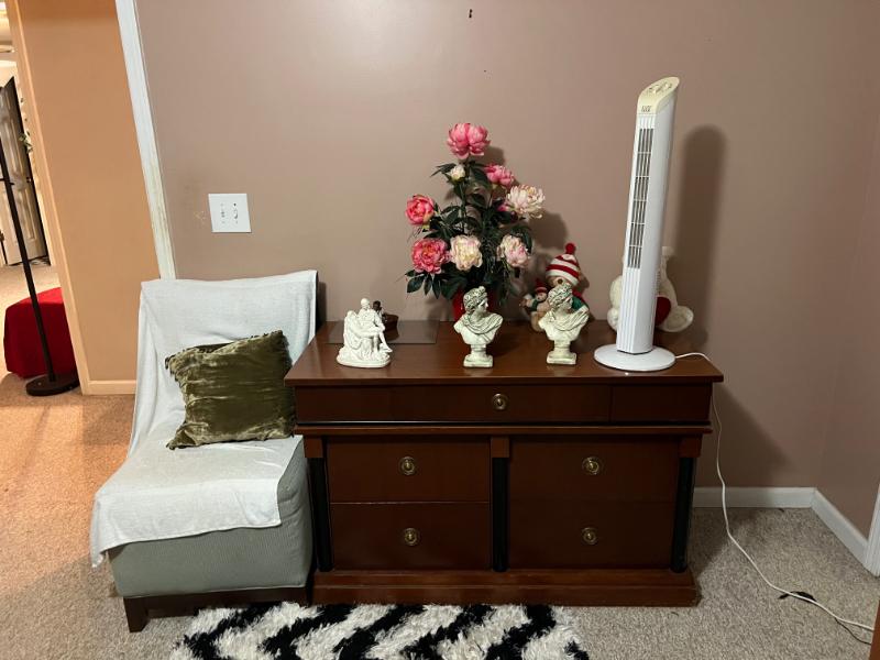 Sale Photo Thumbnail #154