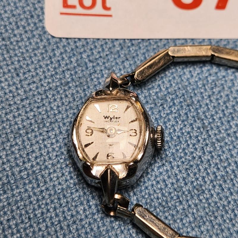 Sale Photo Thumbnail #188