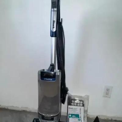 Shark Stratos Vacuum Cleaner 