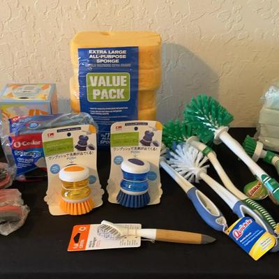 Brand New Kitchen And Bath Scrubs, Brushes And Sponges
