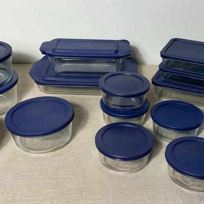 So Many Pyrex Glass Storage Containers With Lids