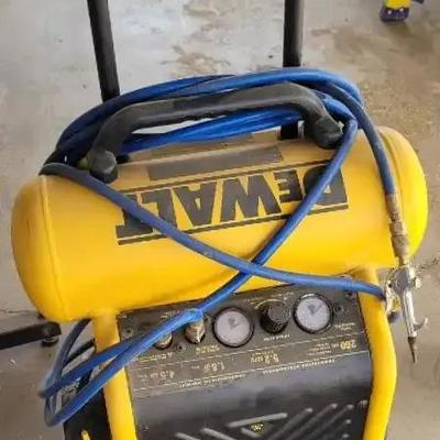 DeWalt 4.5 Gallon Wheeled Compressor Model # D55146