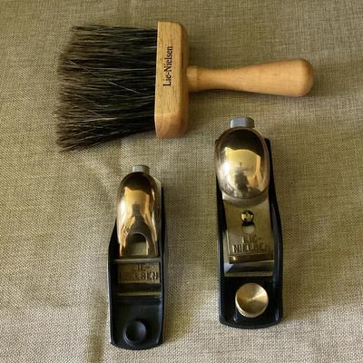 Small Lie-Nielsen Planes (2) With Brush