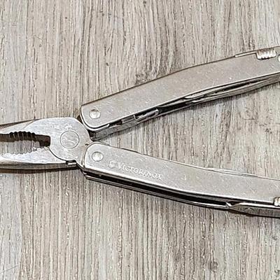 Victorinox Swiss Tool