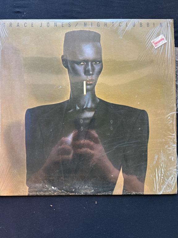 Sale Photo Thumbnail #127