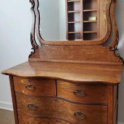 Rs129v vintage dresser with mirror