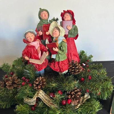 Rs112 department 56 cumberland snow village in centerpiece