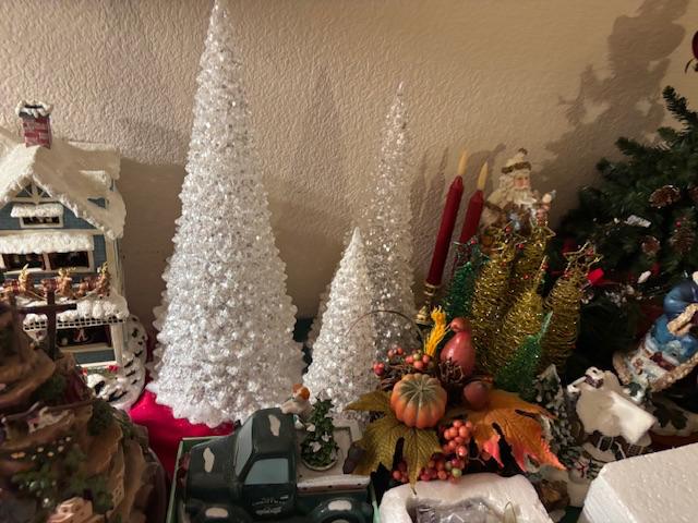 Sale Photo Thumbnail #191