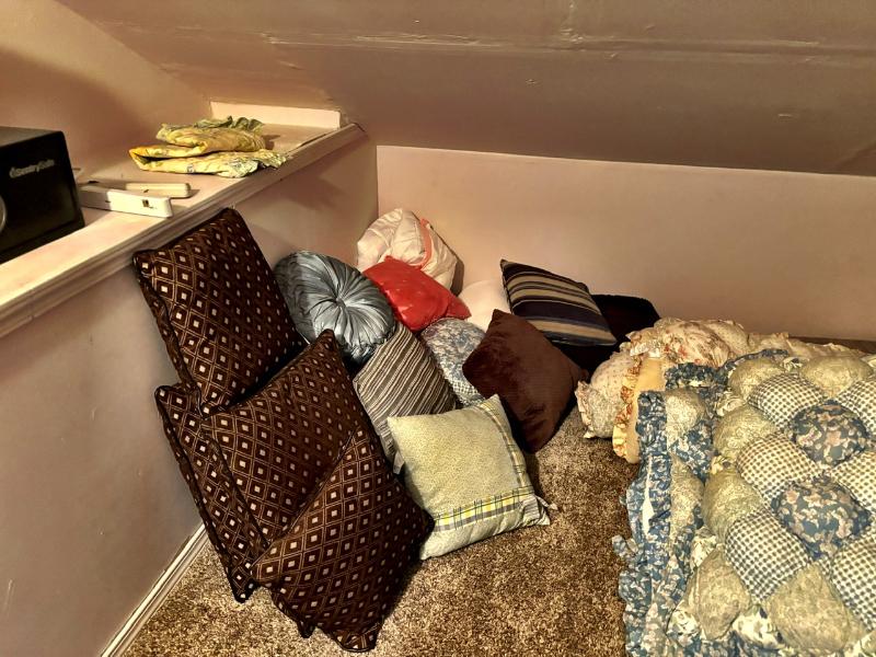 Sale Photo Thumbnail #35