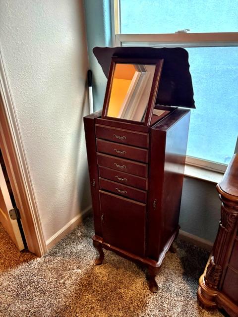 Sale Photo Thumbnail #47