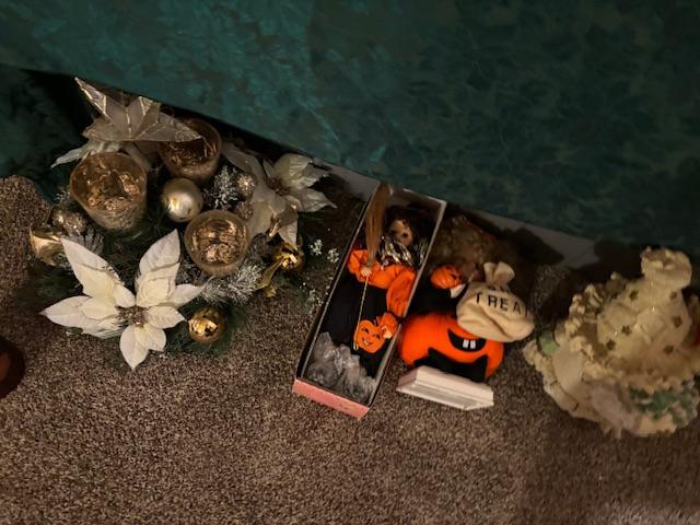 Sale Photo Thumbnail #183