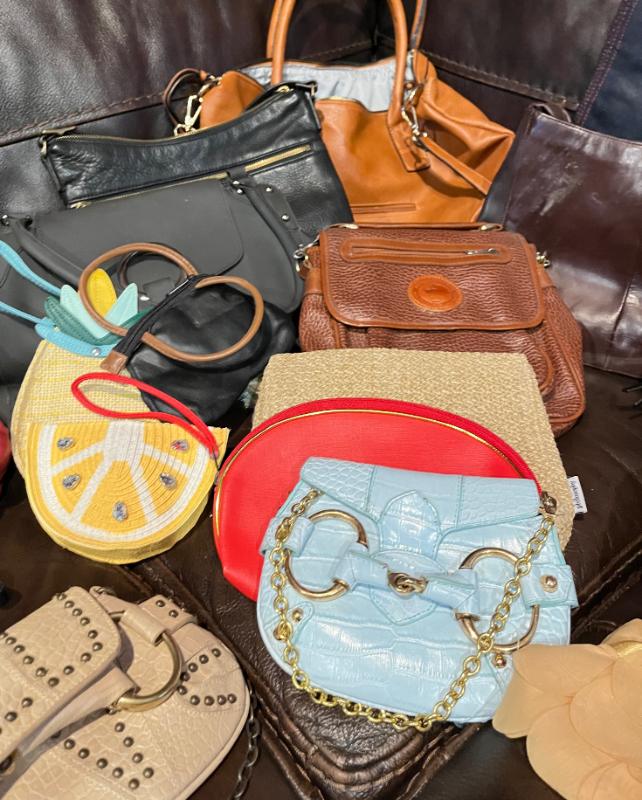 Sale Photo Thumbnail #17