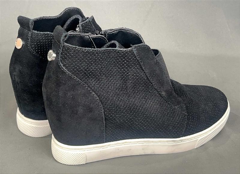 Sale Photo Thumbnail #296