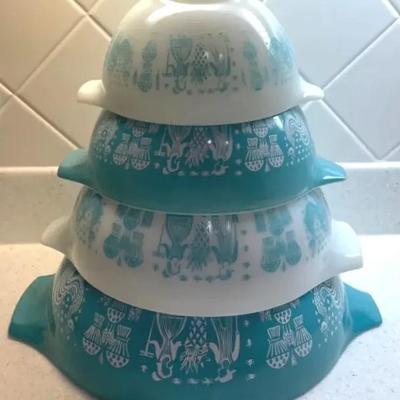 Vintage Pyrex Amish Butterprint Cinderella Nesting Bowls (4)