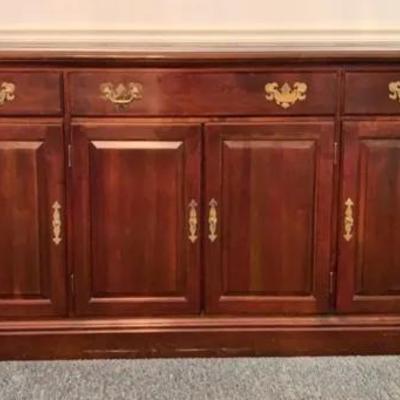 Ethan Allen Classic Manor Credenza
