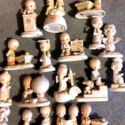 Precious Moments Figurines  (17)