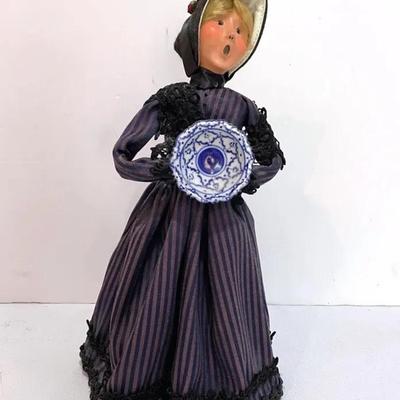 Byers’ Choice Carolers Victorian Woman Figurine 