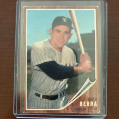 1962 Topps Baseball Card - Yogi Berra. New York Yankees. Card #360