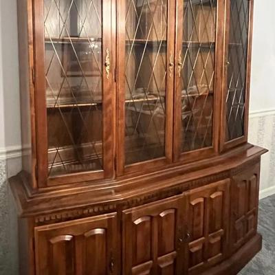 Ethan Allen Classic Manor China Cabinet