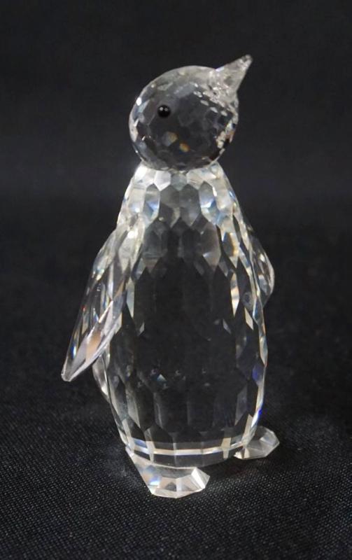 Sale Photo Thumbnail #47: 1047	SWAROVSKI CRYSTAL PENGUIN FIGURINE
