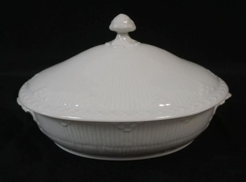 Sale Photo Thumbnail #26: 1026	ROYAL COPENHAGEN WHITE HALF LACE COVERED TUREEN, APPROXIMATELY 10 IN X 8 IN X 7 IN

