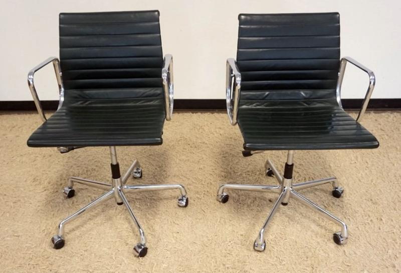 Sale Photo Thumbnail #245: 1244	EAMES ALUMINUM CHAIRS, ADJUSTABLE HEIGHT, EACH APPROXIMATELY 23 IN X 21 IN X 37 IN H
