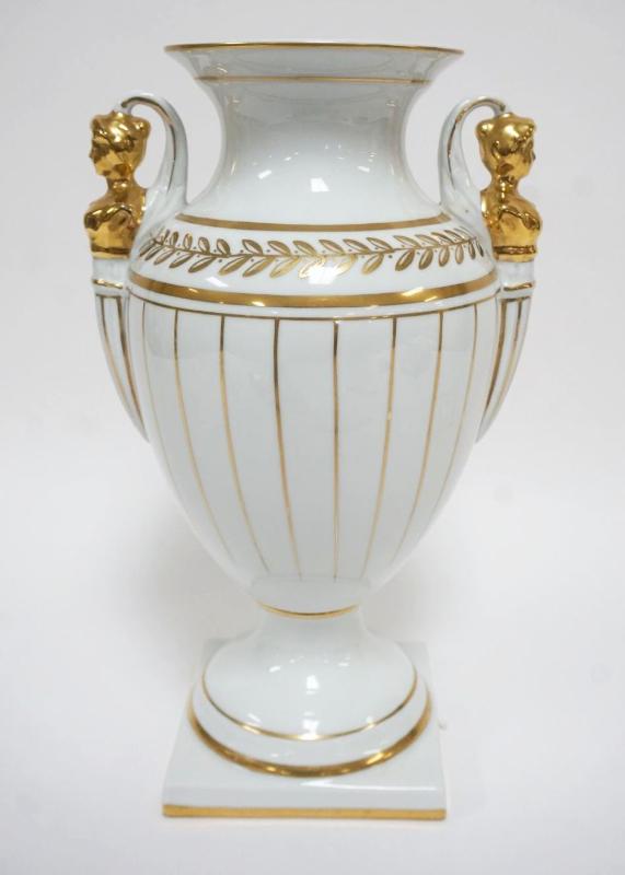 Sale Photo Thumbnail #40: 1040	PORCELAIN URN W/GILT ACCENTS & FEMALE FIGURAL BUSTS ON EITHER SIDE, APPROXIMATELY 13 IN HIGH
