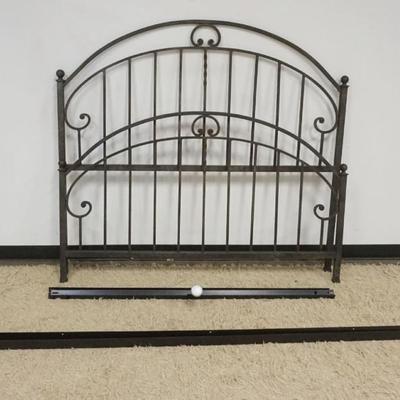 1281	FANCY WROUGHT METAL QUEEN SIZE BED
