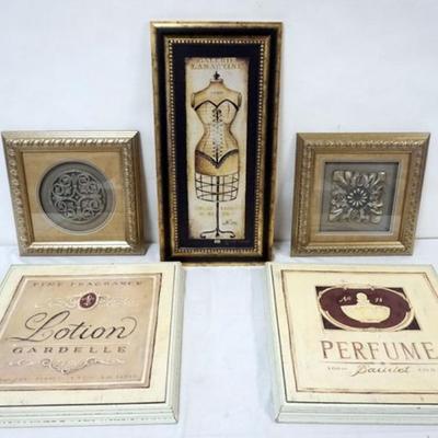 1129	GROUP OF ASSORTED FRAMED DECORATIVE WALL HANGINGS, LARGEST APPROXIMATELY 18 IN X 18 IN 
