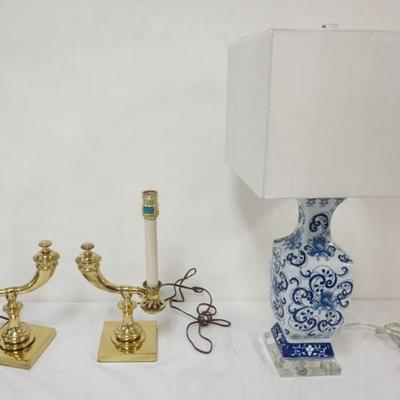 1190	PAIR OF BRASS ALADIN STYLE TABLE LAMPS AND BULE & WHITE PORCELAIN LAMP ON LUCITE BASE, LARGEST APPROXIMATELY 27 IN H

