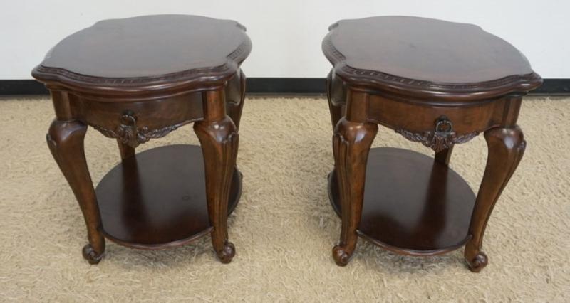 Sale Photo Thumbnail #263: 1262	PAIR OF MAHOGANY 1 DRAWER LAMP TABLES, EACH APPROXIMATELY 23 IN X 28 IN X 25 IN H
