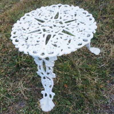 1294	CAST IRON GARDEN TABLE
