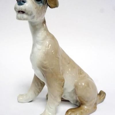 1056	LLADRO PORCELAIN FIGURE DOG *TRAMP* APPROXIMATELY 8 IN HIGH

