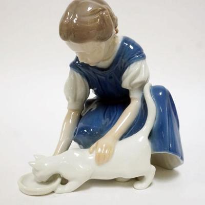 1053	ROYAL COPENHAGEN FIGURE OF YOUNG GIRL W/KITTEN *GIRL WITH CAT* #1745, APPROXIMATELY 5 1/2 IN HIGH
