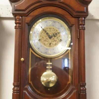 1194	HOWARD MILLER WALL CLOCK, APPROXIMATELY 26 IN H
