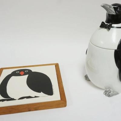 1044	MIDCENTURY OTAGIRI HAND PAINTED CERAMIC PENGUIN COOKIE JAR & TAYLOR PENGUIN TILE TRIVIT
