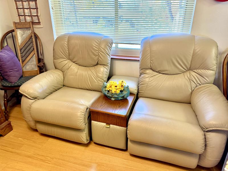 Sale Photo Thumbnail #70