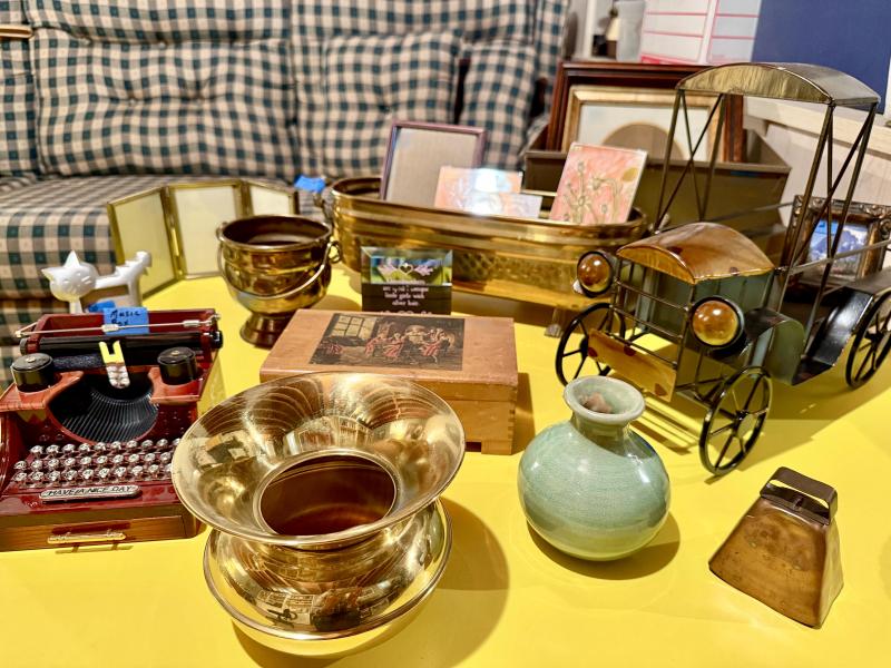 Sale Photo Thumbnail #98