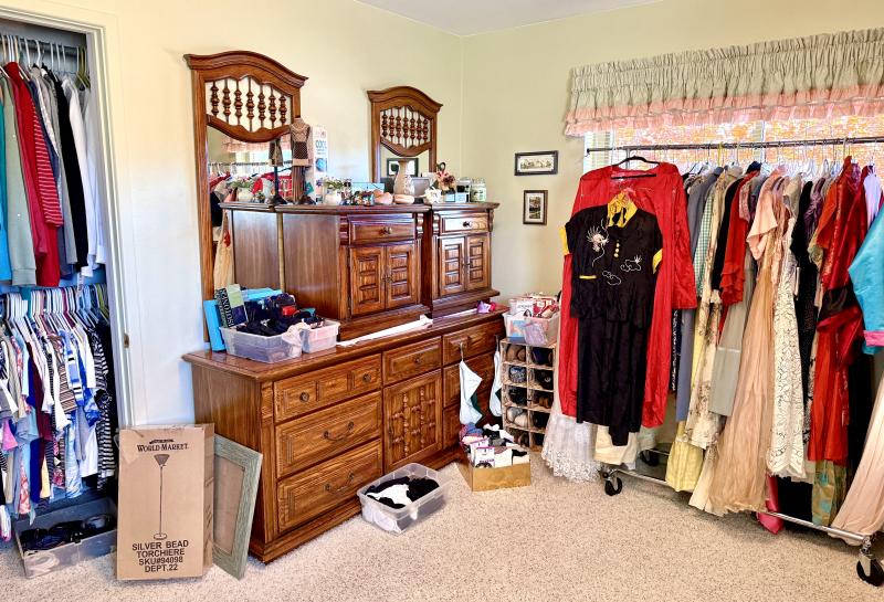 Sale Photo Thumbnail #52