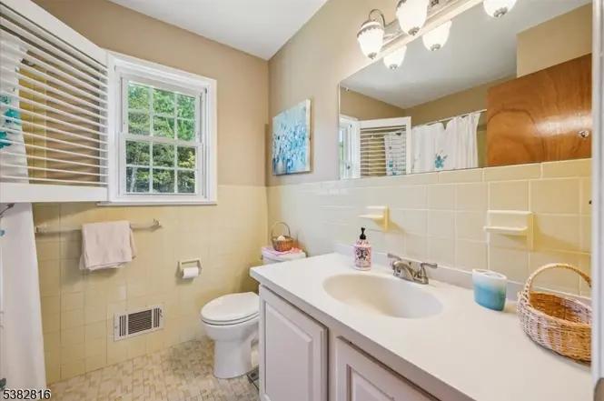 Sale Photo Thumbnail #24