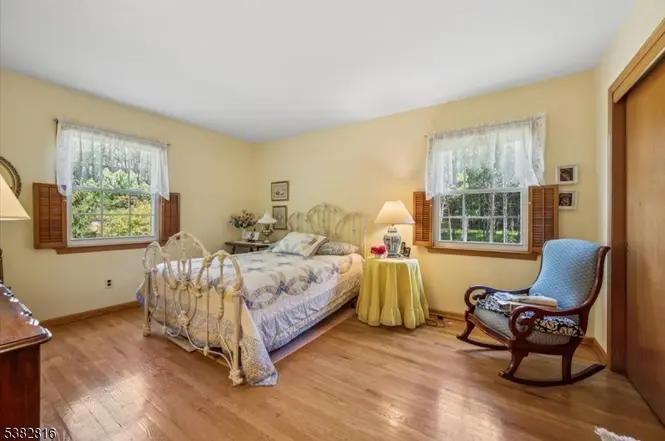 Sale Photo Thumbnail #21