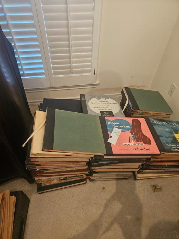 Estate sale photo