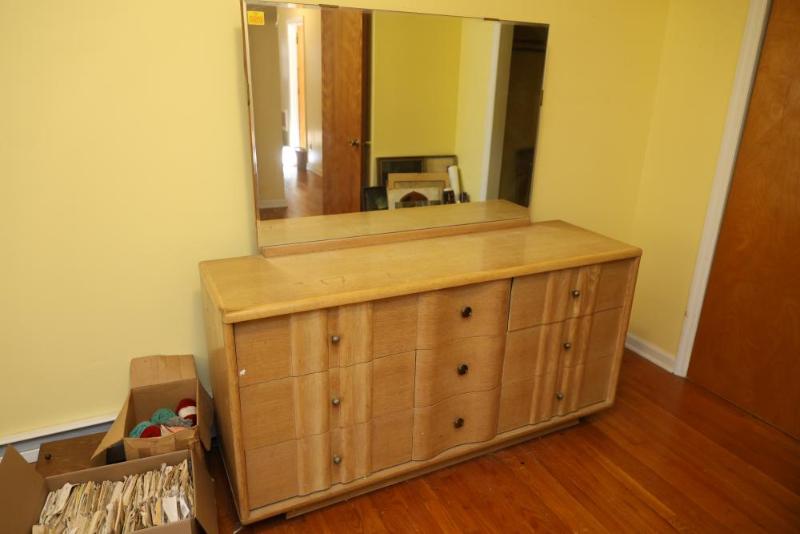 Sale Photo Thumbnail #195