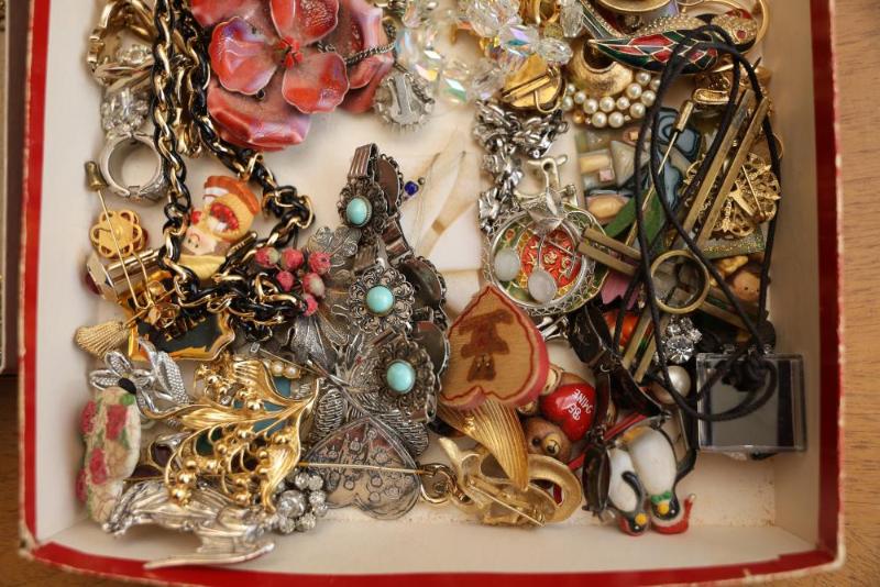 Sale Photo Thumbnail #81