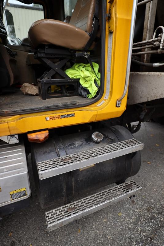 Sale Photo Thumbnail #126