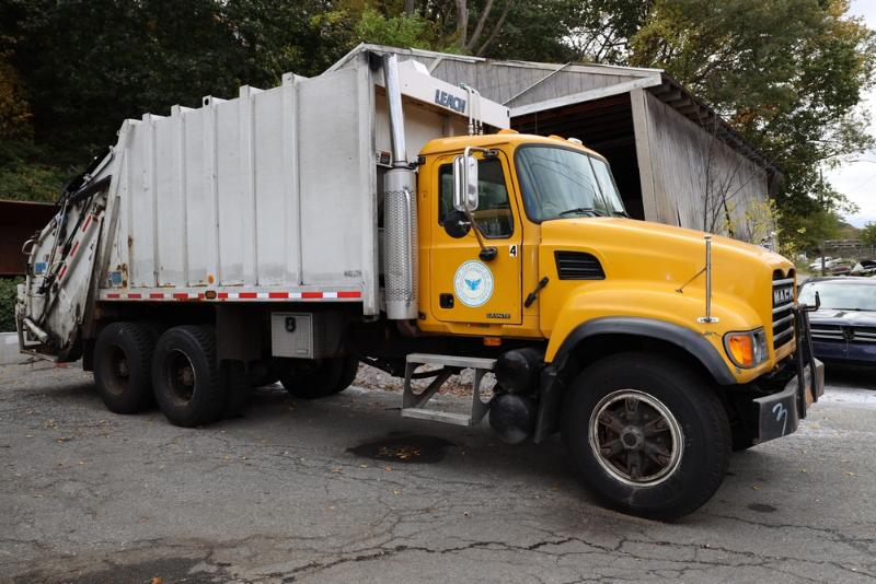 Sale Photo Thumbnail #100