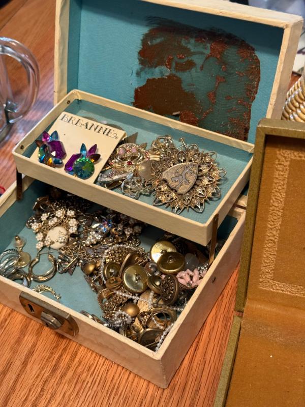 Sale Photo Thumbnail #36