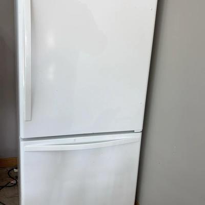 Whirlpool Bottom Freezer•Top Refrigerator•White