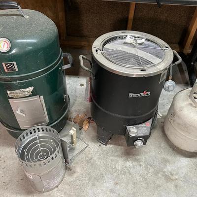 Char-Broil Big Easy Oil-less Turkey Fryer And Master Forge Smoker