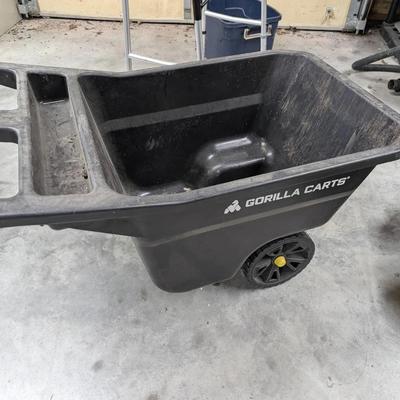 Gorilla Carts 5 Cu Ft Poly Cart